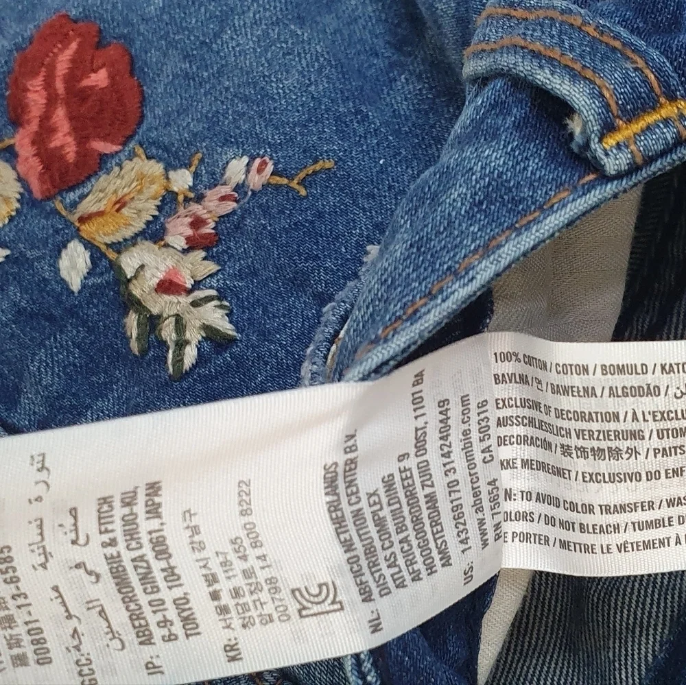 ABERCROMBIE & FITCH Jean Floral Embroidered Distressed Mini Skirt Womens Size 28